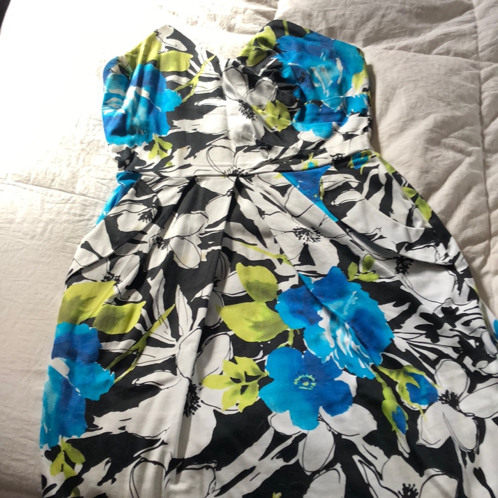 Cocktail dress with POCKETS!